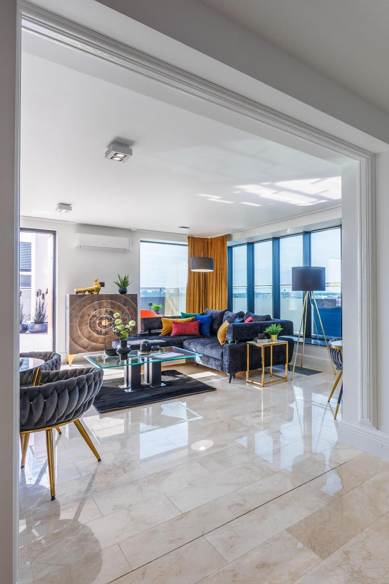 Emihouse Riverside Premium Apartments & Free Parking ジェシュフ エクステリア 写真