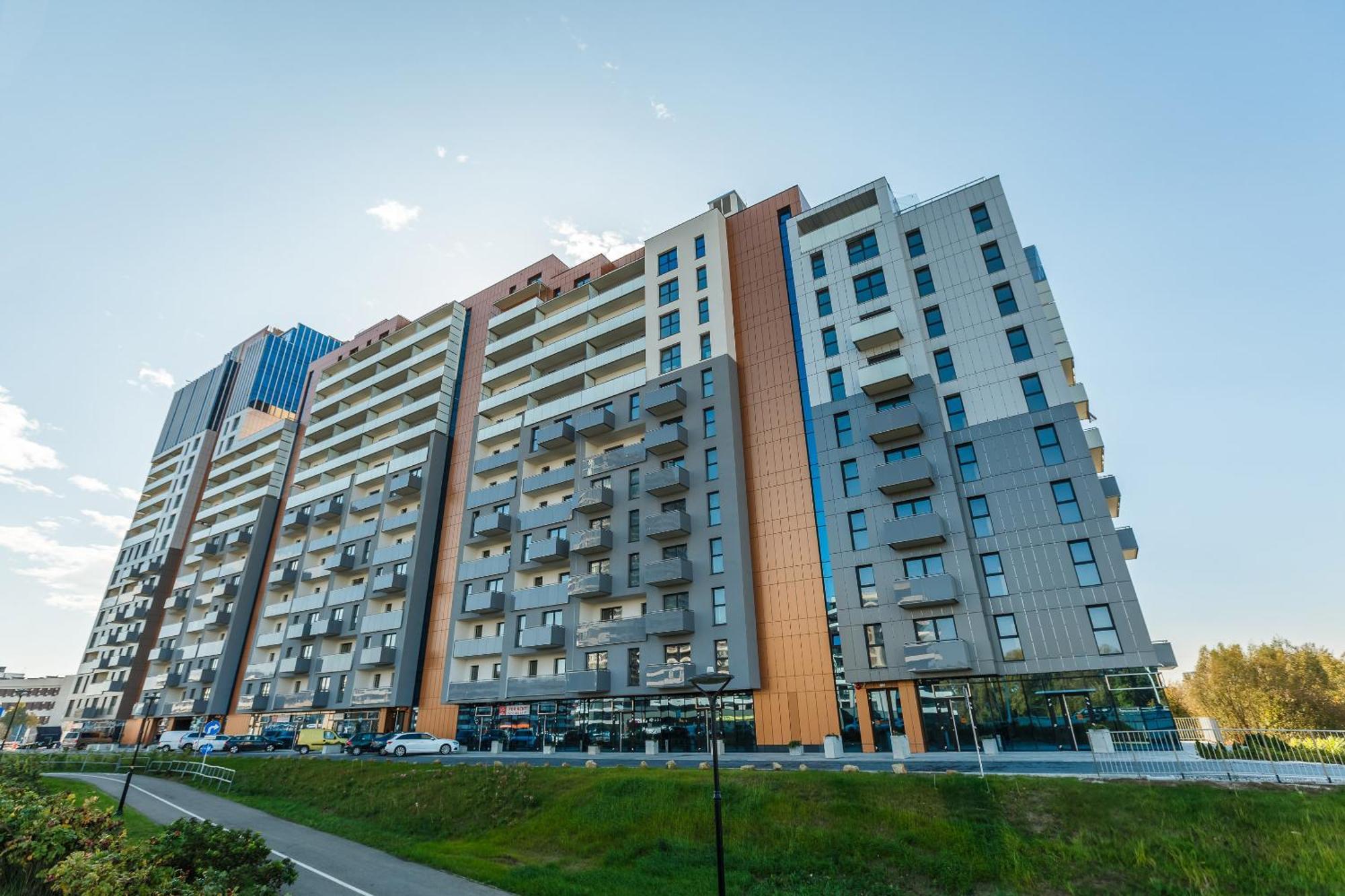 Emihouse Riverside Premium Apartments & Free Parking ジェシュフ エクステリア 写真